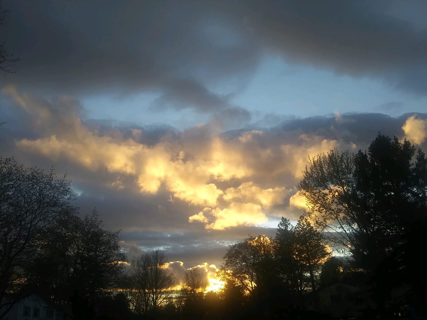 PHOTO OF THE WEEK SOUTH AMHERST SUNSET BY HANNAH JAMATE Amherst Indy