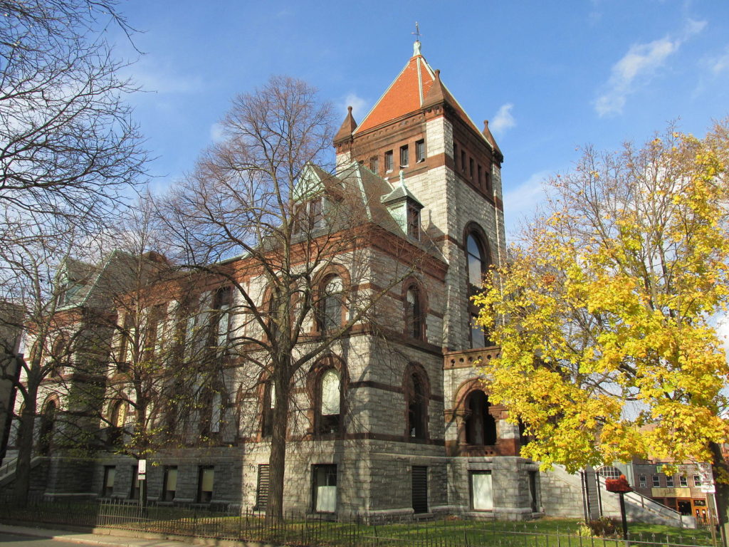 1600px-Old_Hampshire_County_Courthouse,_Northampton_MA