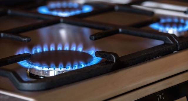 Switching From Gas to Induction Stoves Leads to Major Drop in Indoor Air  Pollution in Bronx Pilot Program - EcoWatch