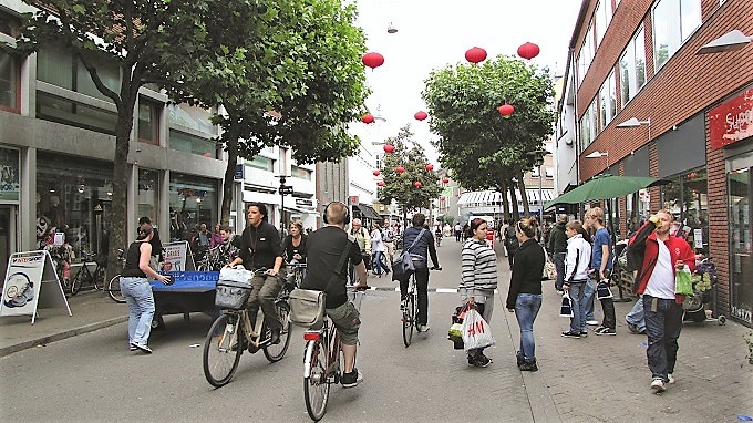 Pedestrian mall, cycling