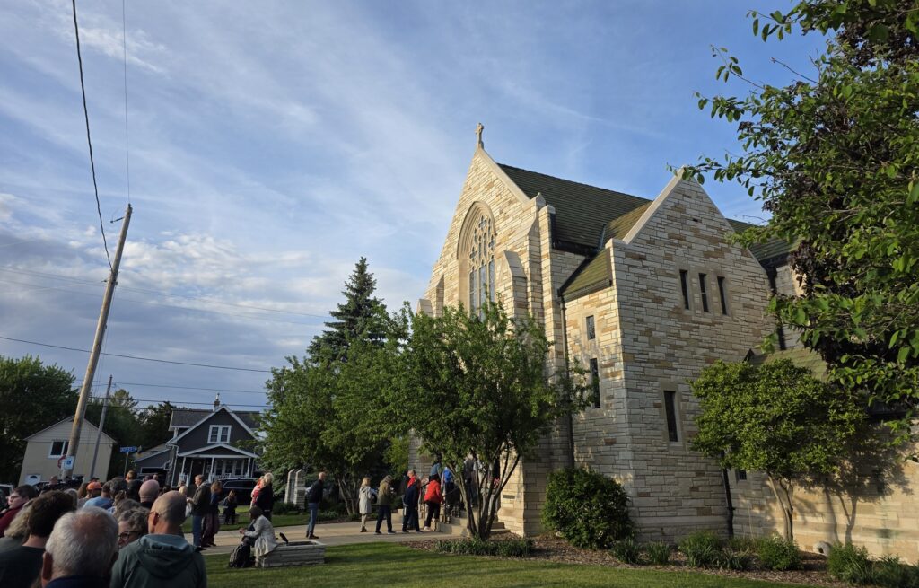 Hundreds Turn Out for Wisconsin High Schoolers’ Performance of Banned Music